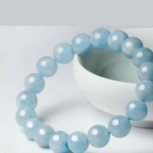Handmade Jewelry - REAL GENUINE Aquamarine 10mm bead stretch b